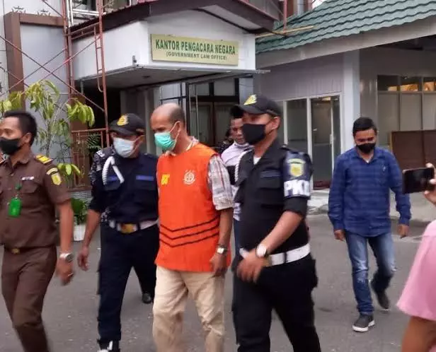 Diduga Korupsi Dana Bos Mantan Kepsek Smk Neg 1 Ambon Di Bui 0609